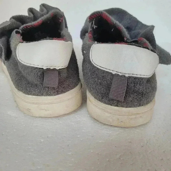 Girls H&M Grey Frill Pumps Size 13 US(31 EUR) - Picture 3 of 5